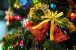 Weihnachtsschmuck Glocken an Tannenbaum